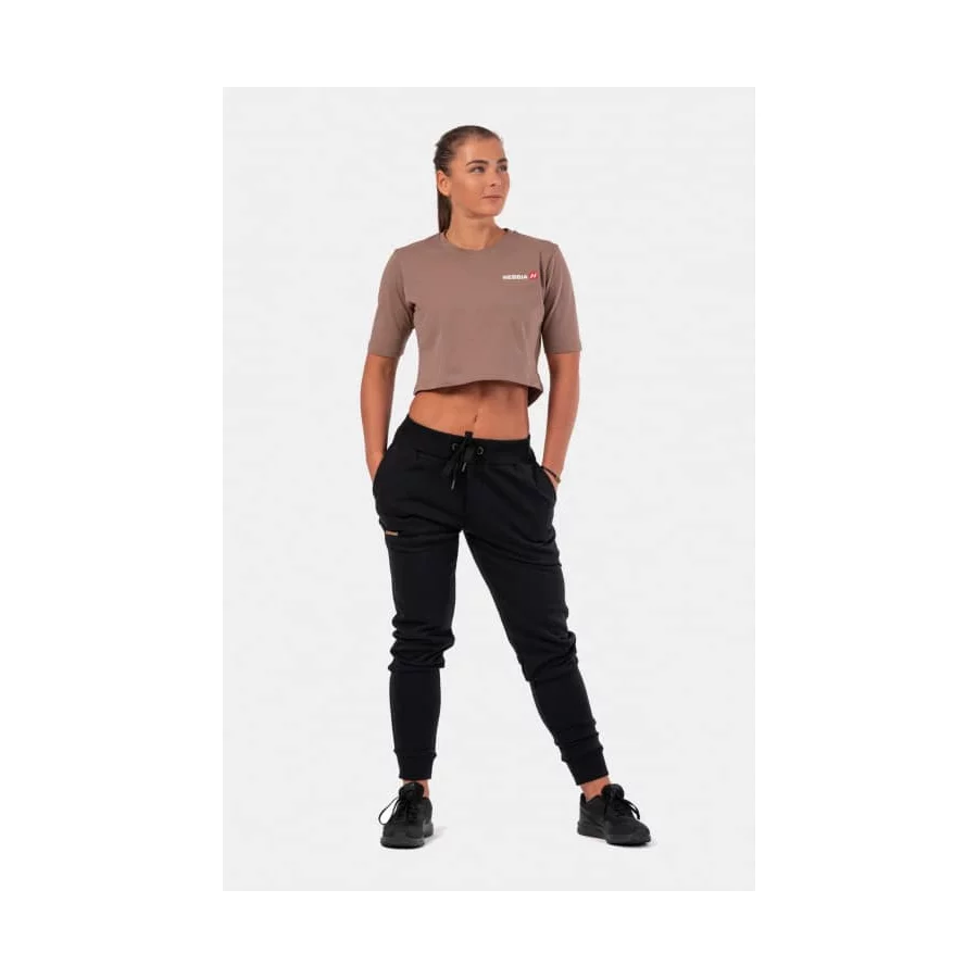 600_brown_detail_826_black_01kopie
