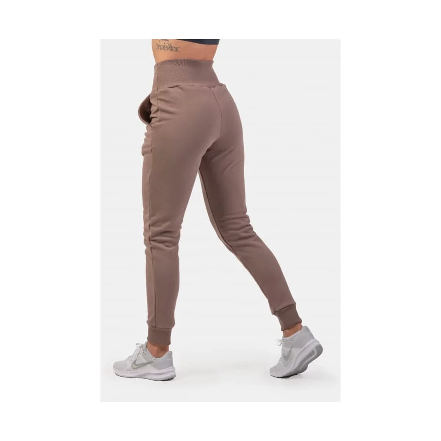 409_brown_zoom_02