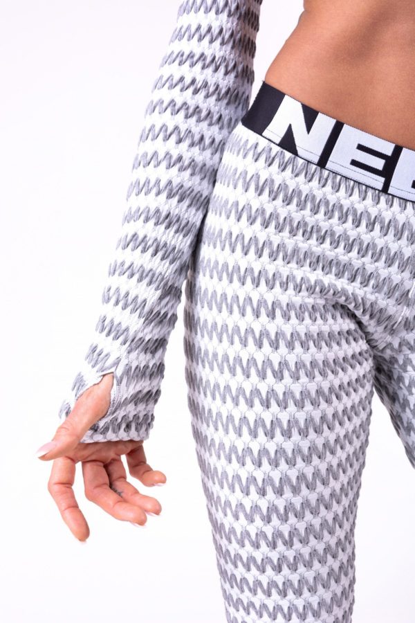 NEBBIA Boho Style 3D pattern crop top Light Grey 660