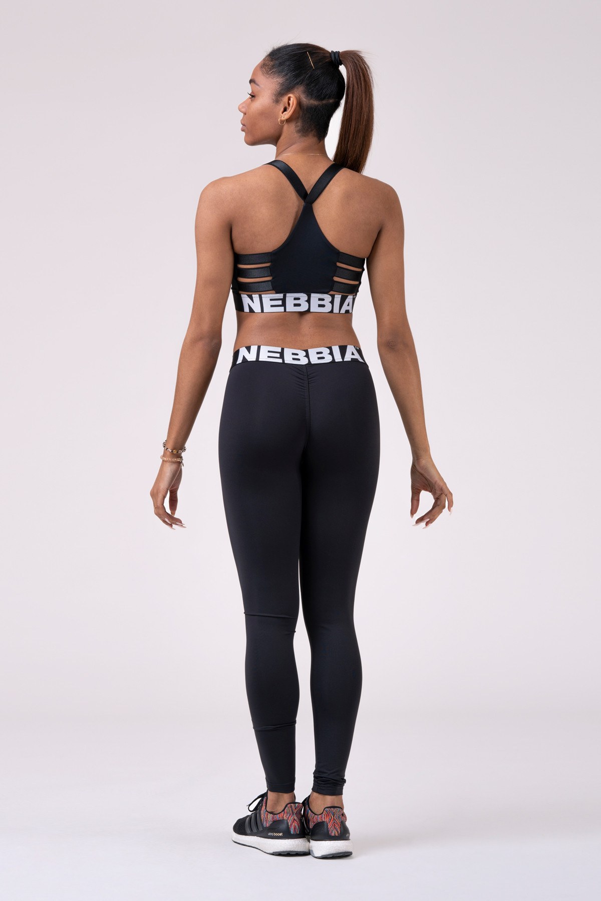NEBBIA Squad Hero Scrunch Butt leggings Black 528
